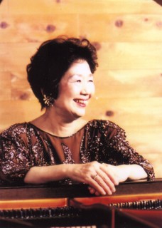 岩崎淑.jpg